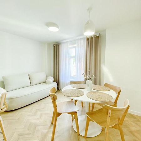 Apartament Bialy Jelenia Góra Buitenkant foto